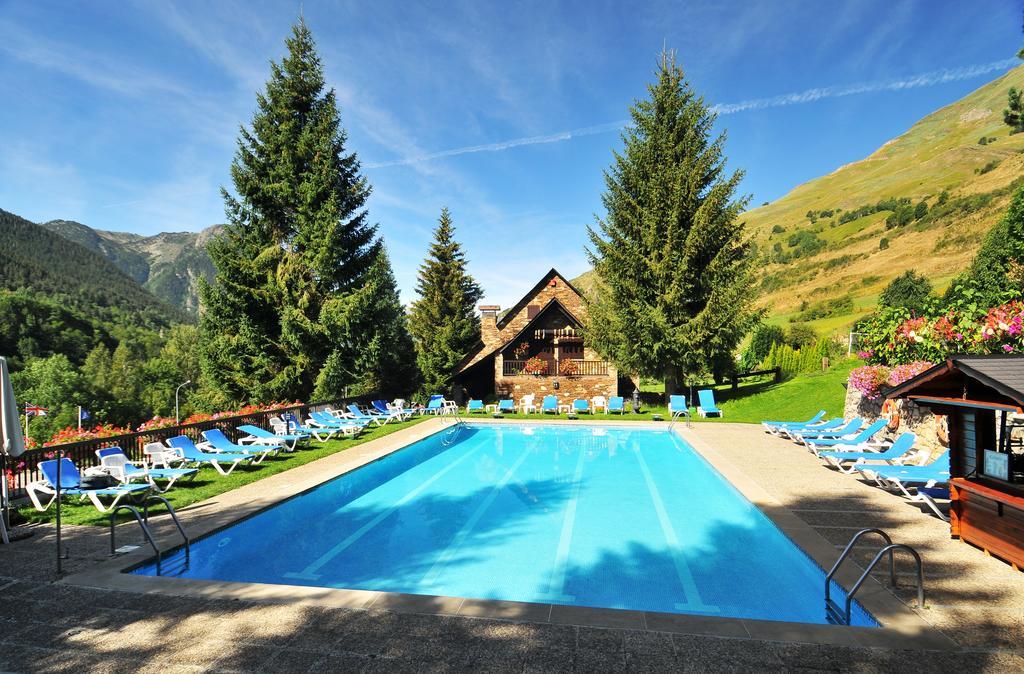Hotel Lacreu Salardu Exterior photo